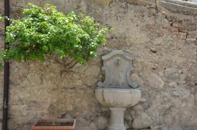 Monasterace – fountain, July 2015 (Calabria)