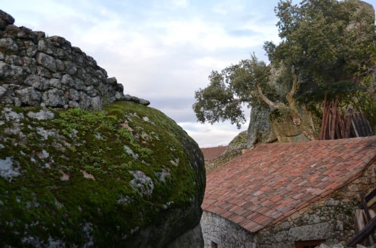 Portugal, Monsanto – boulder and roof, Nov.2014 (Monsanto)