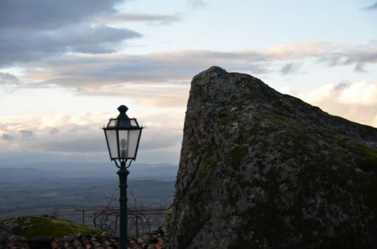 Portugal, Monsanto – lamp and rock, Nov.2014 (Monsanto)