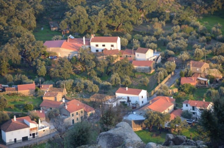 Portugal, Monsanto – houses below, Nov.2014 (Monsanto)