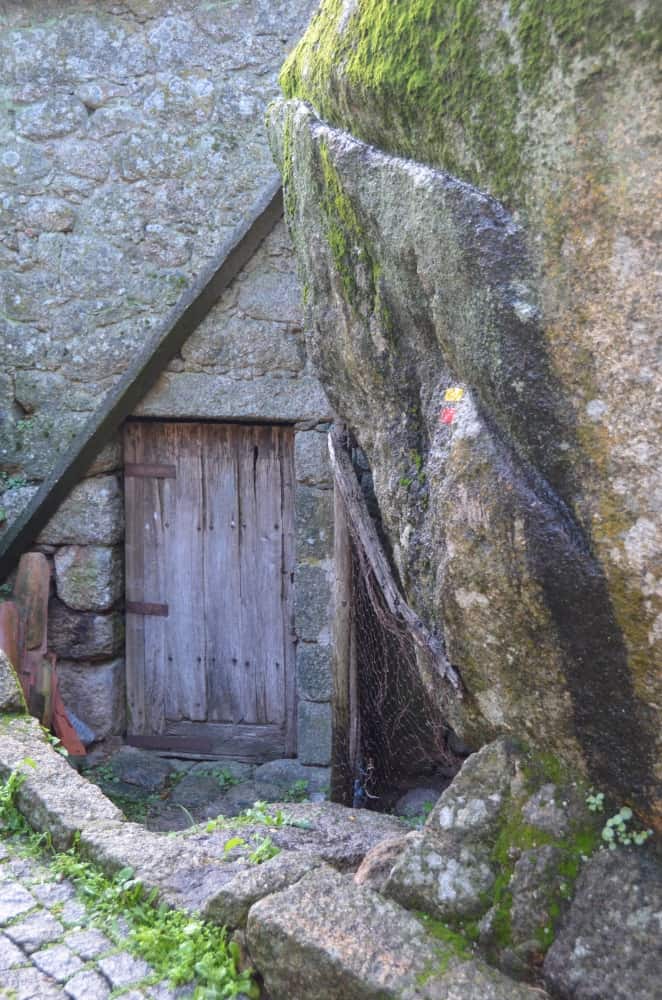 Portugal, Monsanto – small door, Nov.2014 (Monsanto)