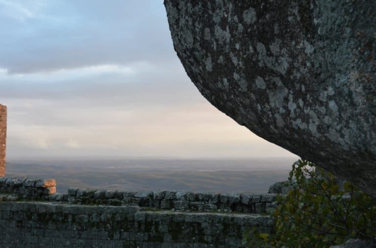 Portugal, Monsanto – ruin and boulder, Nov.2014 (Monsanto)