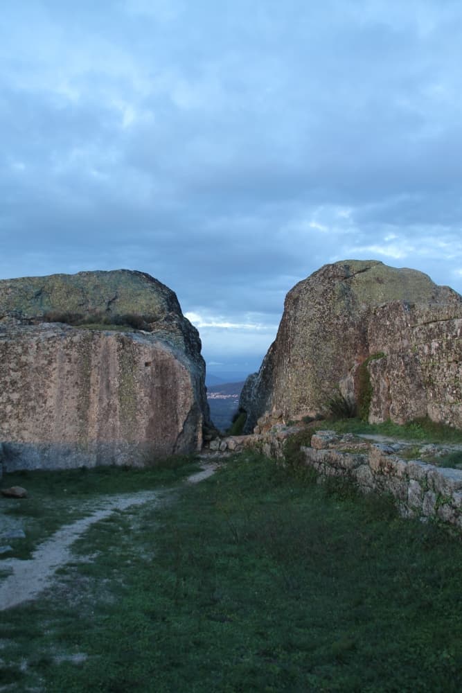 Portugal, Monsanto – between the rocks, Nov.2014 (Monsanto)