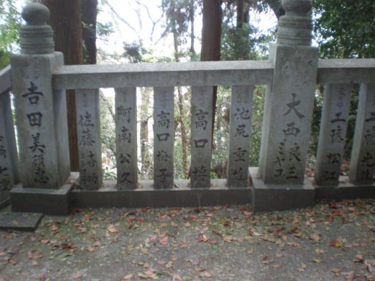 Japan, Mount Konpira – carved handrails, Apr. 2013