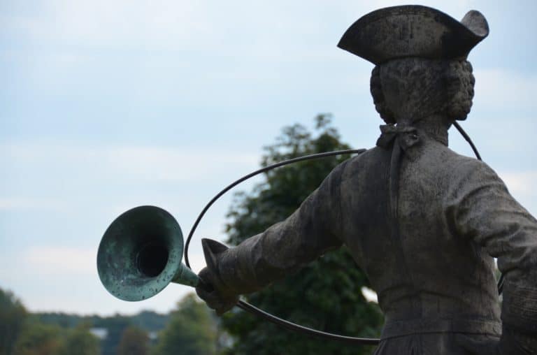 Moritzburg – statue with bugle, Sept.2015
