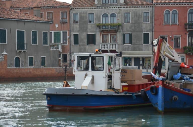 Murano – due barche, Ott.2015 (Venezia)