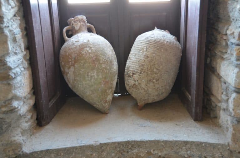 Grecia, Naxos – antichi vasi, agosto 2013 (Naxos)