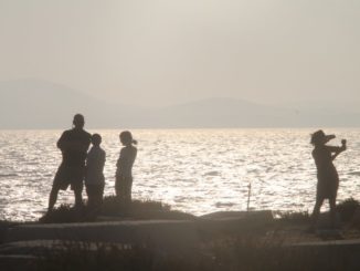 ギリシャ、ナクソス－しぶきの中を歩く 2013年8月