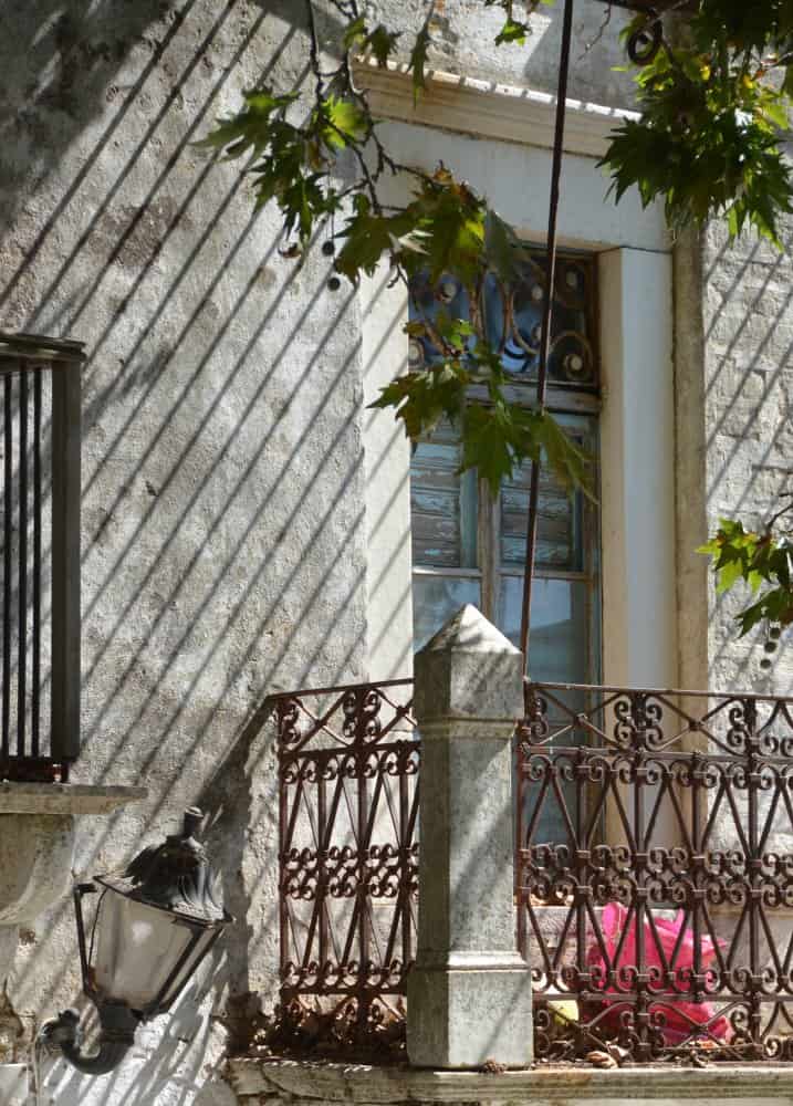Greece, Naxos, Apiranthos – shadow, Aug.2013 (Naxos)