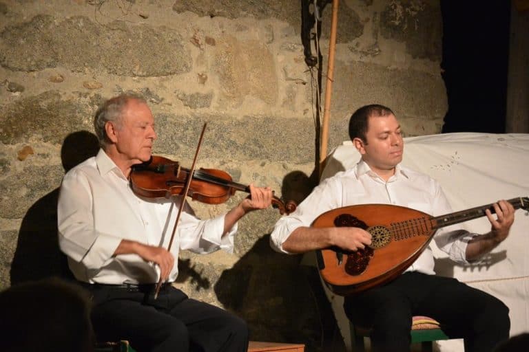Greece, Naxos – playing, Sept.2013 (Naxos)