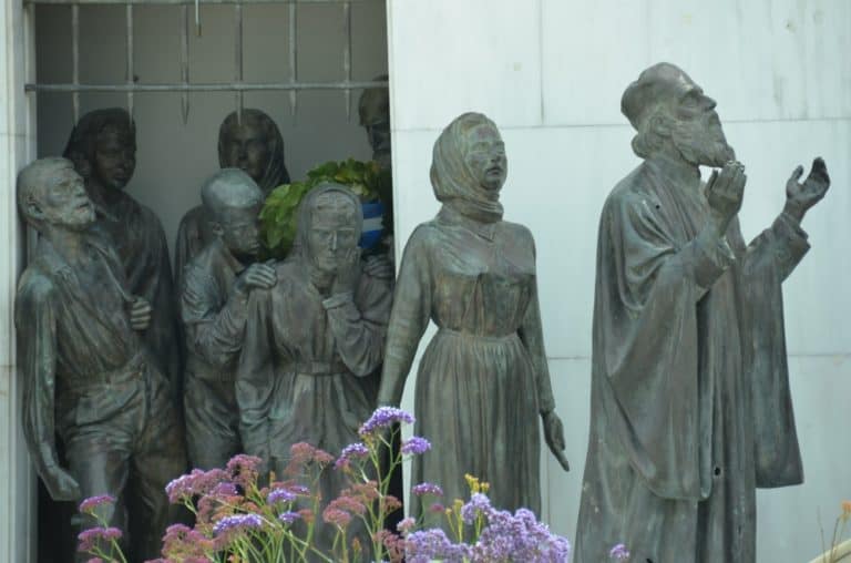 città – dettagli della Statua della Libertà, Mar.2015 (Nicosia la capitale di Cipro)