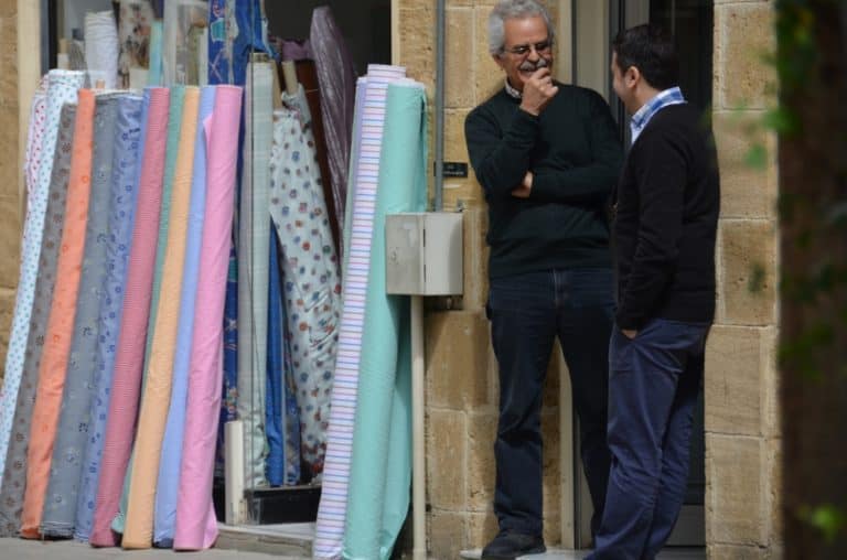 città – uomini e tessuto, Mar.2015 (Nicosia la capitale di Cipro)