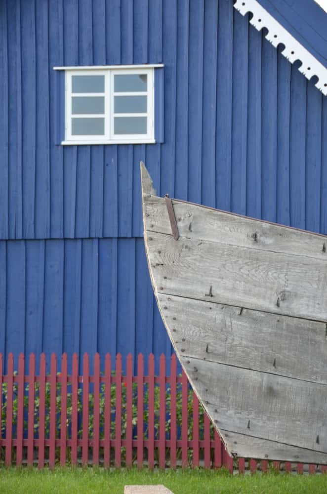 Lithuania, Nida – blue house and wooden boat, Sept.2014 (Nida)