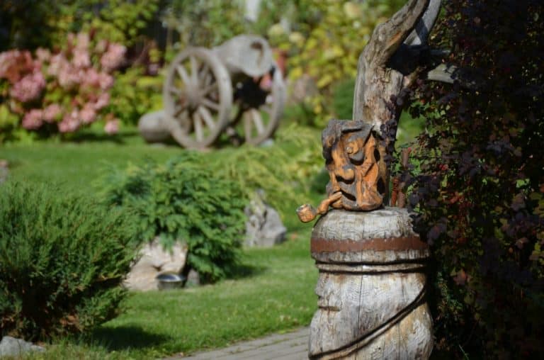 Lithuania, Nida – garden, Sept.2014 (Nida)