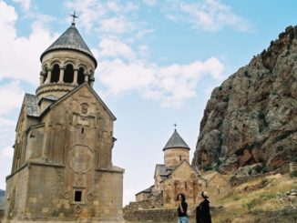 Armenia, Khor Virup – bancarella, autunno 2005