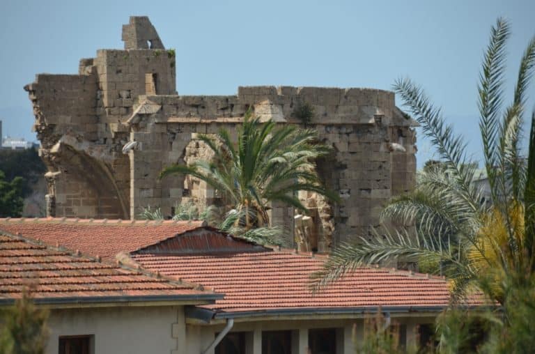 Famagusta – ruin and roof, Apr.2015 (Famagusta)