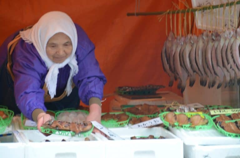 Wajima – selling seafood, Mar.2016 (Noto Peninsula)