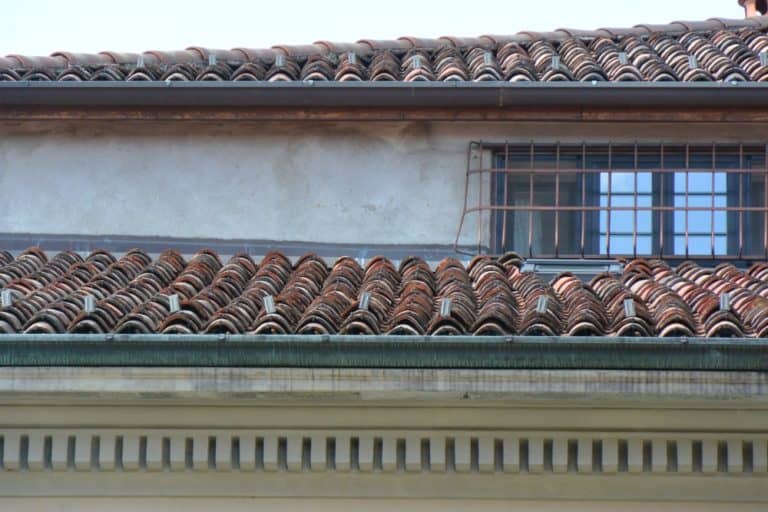 Novara – tegole del tetto, Sett.2015 (Piemonte)