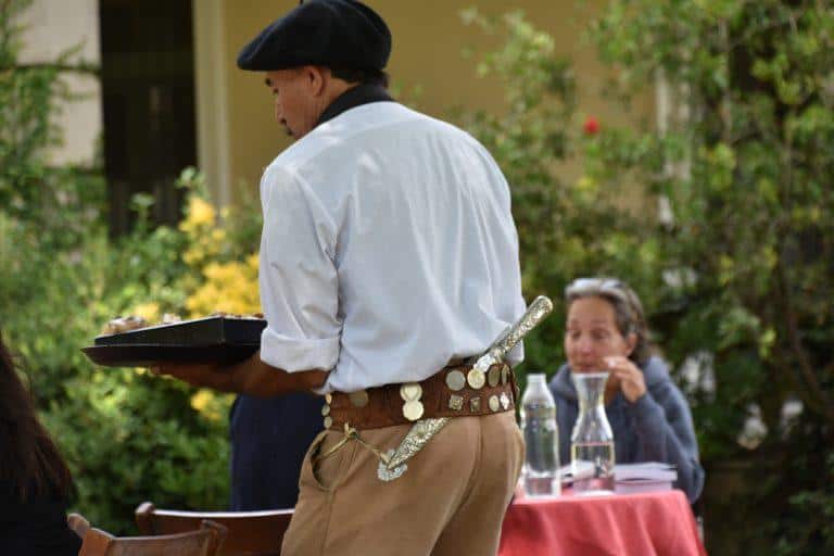 El Ombu – Gaucho serving foods, Mar.2018 (Buenos Aires)