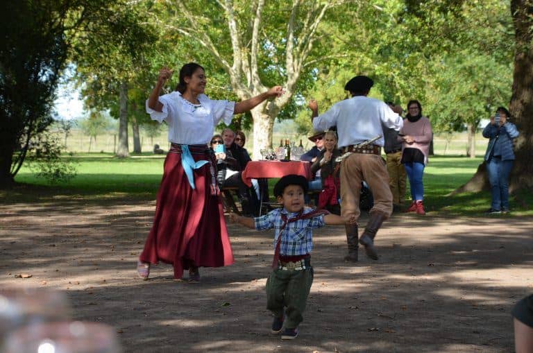 El Ombu – dancing gaucho family, Mar.2018 (Buenos Aires)