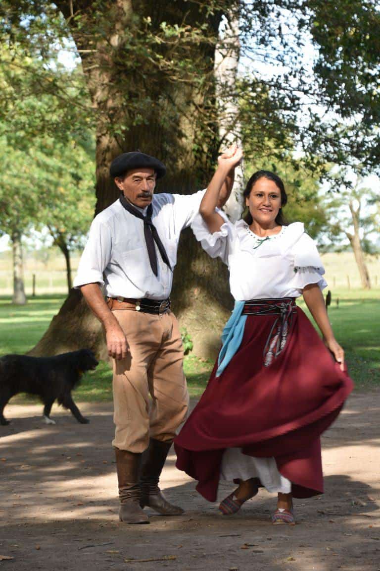 El Ombu – dancing couple, Mar.2018 (Buenos Aires)
