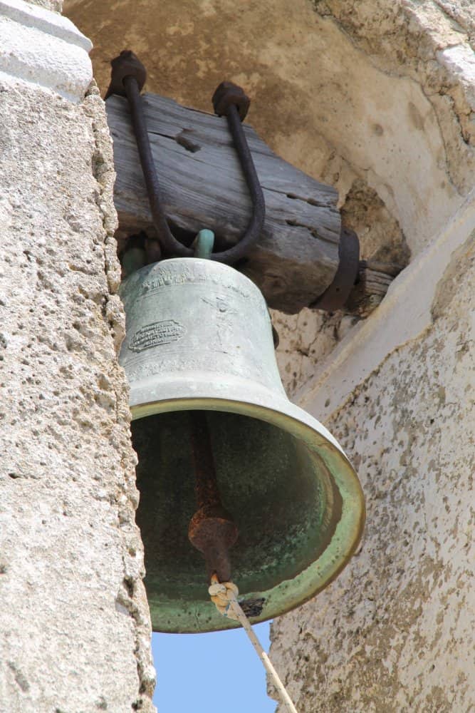 Grecia, Naxos, Panagia Drosiani – campana, agosto 2013 (Naxos)