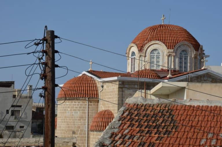 Paphos – chiesa e palo del telegrafo, Mar.2015 (Paphos)