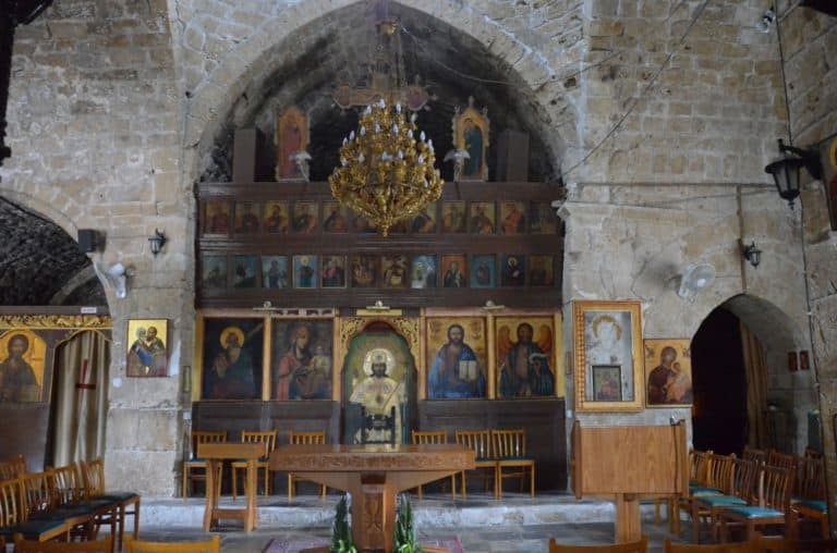 Paphos – dentro la chiesa, Mar.2015 (Paphos)