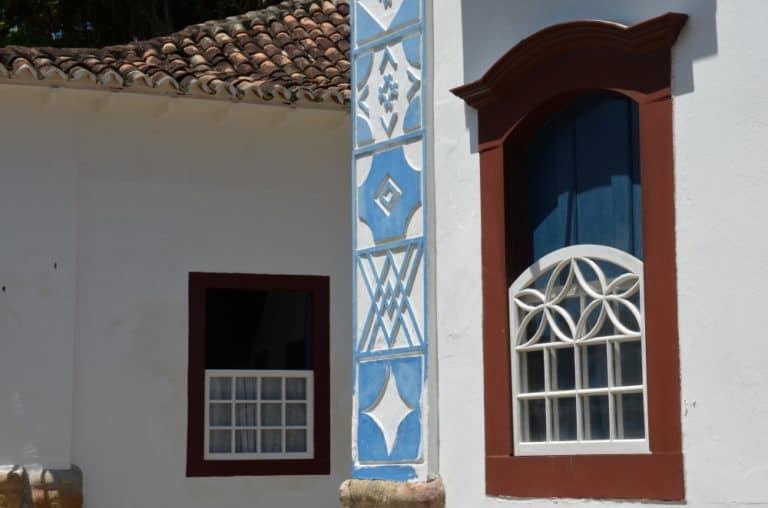 città – motivo sul muro, Gen.2016 (Paraty)