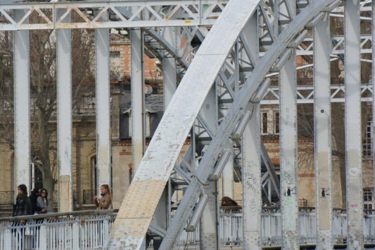 Eiffel Tower and vicinity – bridge and people, Mar.2015 (París)