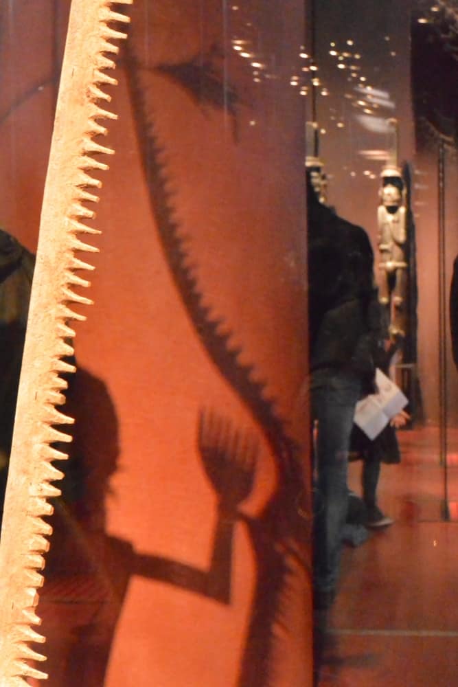 Quai Branly – shadows, Mar.2015 (París)