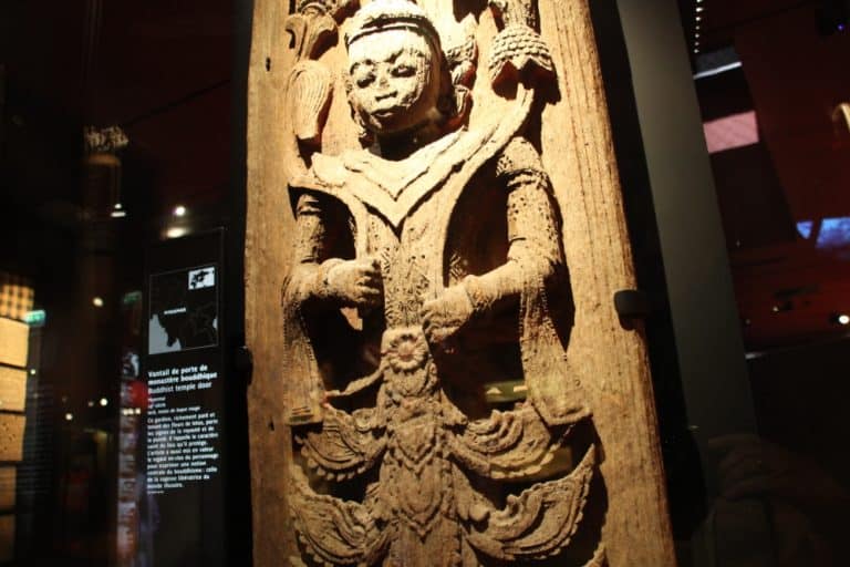 Quai Branly – carving, Mar.2015 (París)