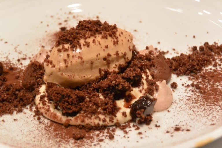 Eiffel Tower and vicinity – tiramisu, Mar.2015 (París)