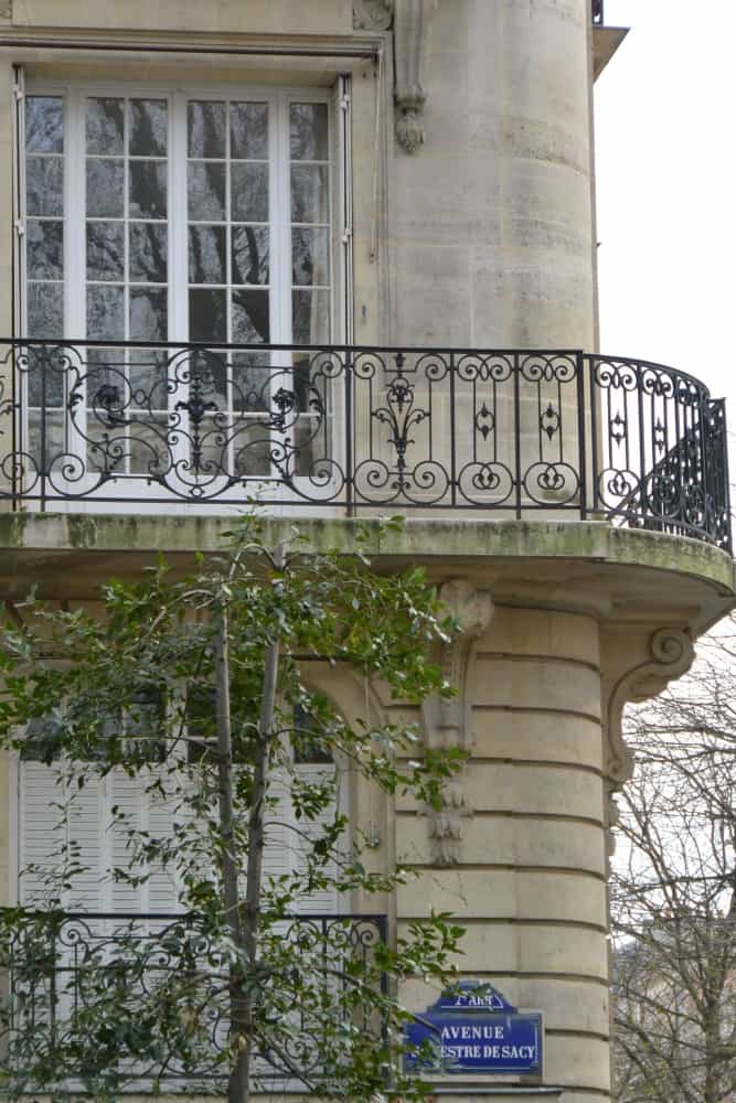 Eiffel Tower and vicinity – on the corner, Mar.2015 (París)