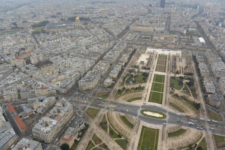 Eiffel Tower and vicinity – view, Mar.2015 (París)