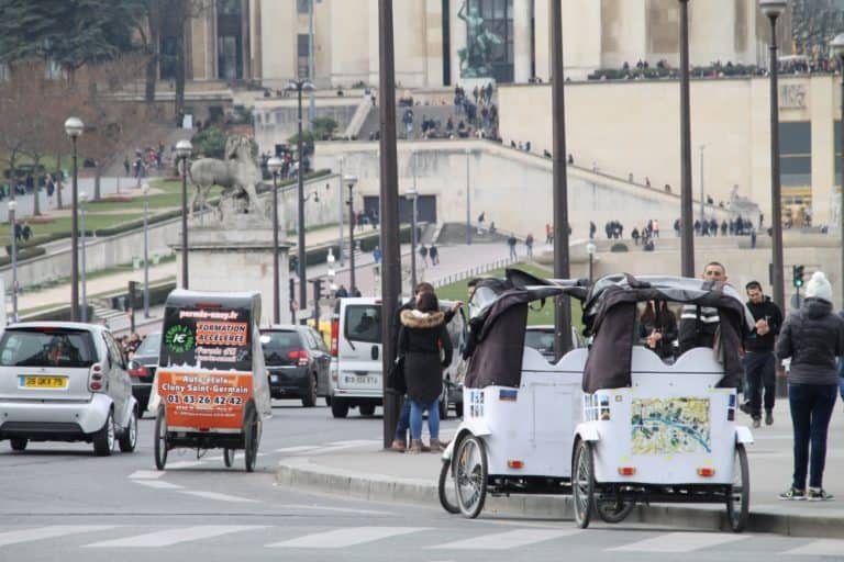 Eiffel Tower and vicinity – rickshaws, Mar.2015 (París)