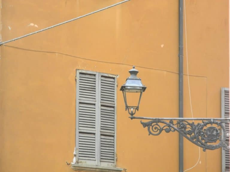 Parma – window and lamp, Mar.2016 (Emilia Romagna)