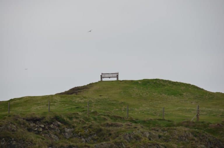 Isle of Man, Peel – lonely bench, May, 2014 (Isla de Man)