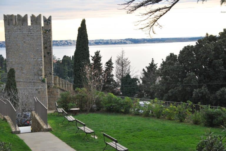 Slovenia, Piran – benches, Feb. 2014 (Piran)