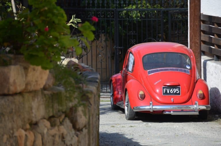 Polis – red car, Apr.2015