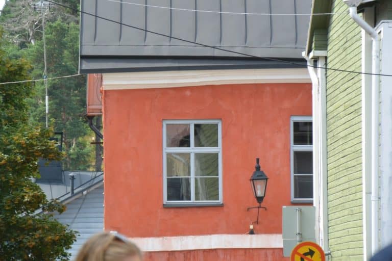 old town – window and lamp, Aug.2015 (Porvoo)