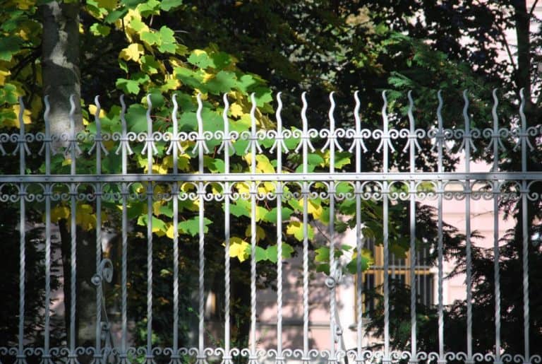 Czech, Prague – light on fence, Sept.2013 (Prague)