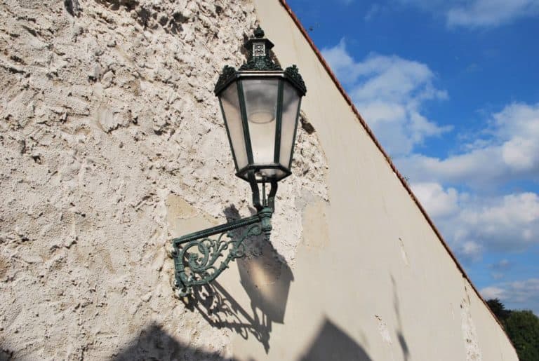 Czech, Prague – lamp on wall, Sept.2013 (Praga)