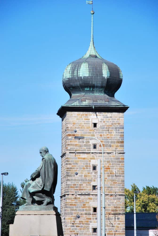 Czech, Prague – tower and statue, Sept.2013 (Praga)