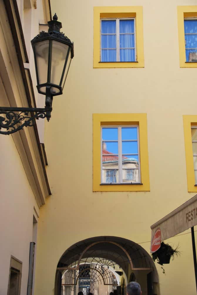Czech, Prague – yellow window frame, Sept.2013 (Prague)