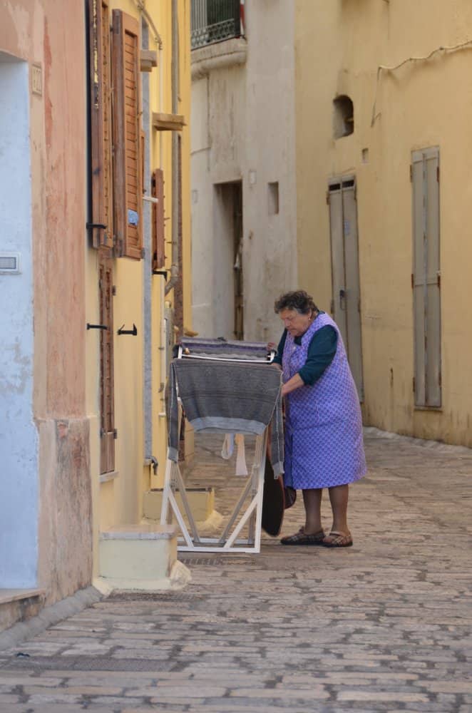イタリア、ガリポリ－洗濯物 2013年4月 (プーリア州)