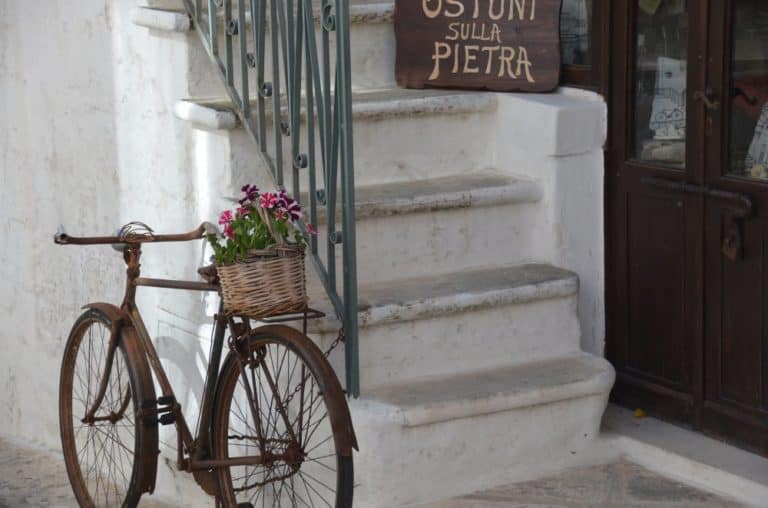 イタリア、オストゥーニ－自転車 2013年3月 (プーリア州)