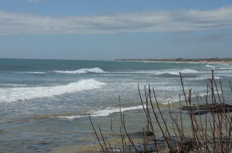 イタリア、プーリア沿岸－波 2013年4月 (プーリア州)
