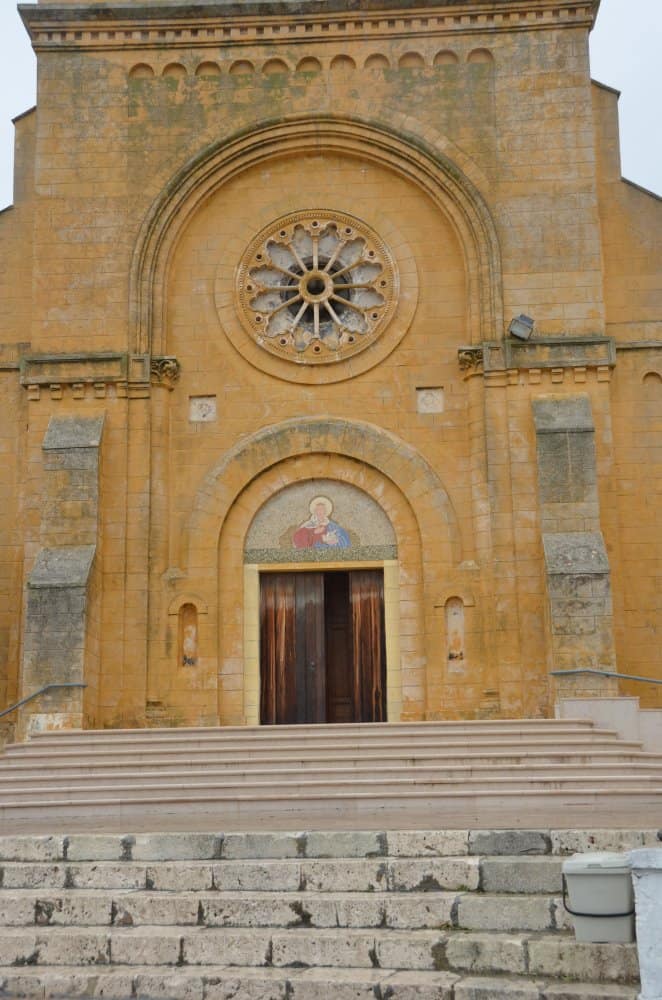 イタリア、プーリア沿岸－教会 2013年4月 (プーリア州)