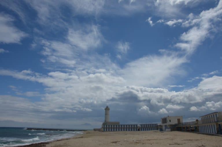 イタリア、プーリア沿岸－空 2013年4月 (プーリア州)